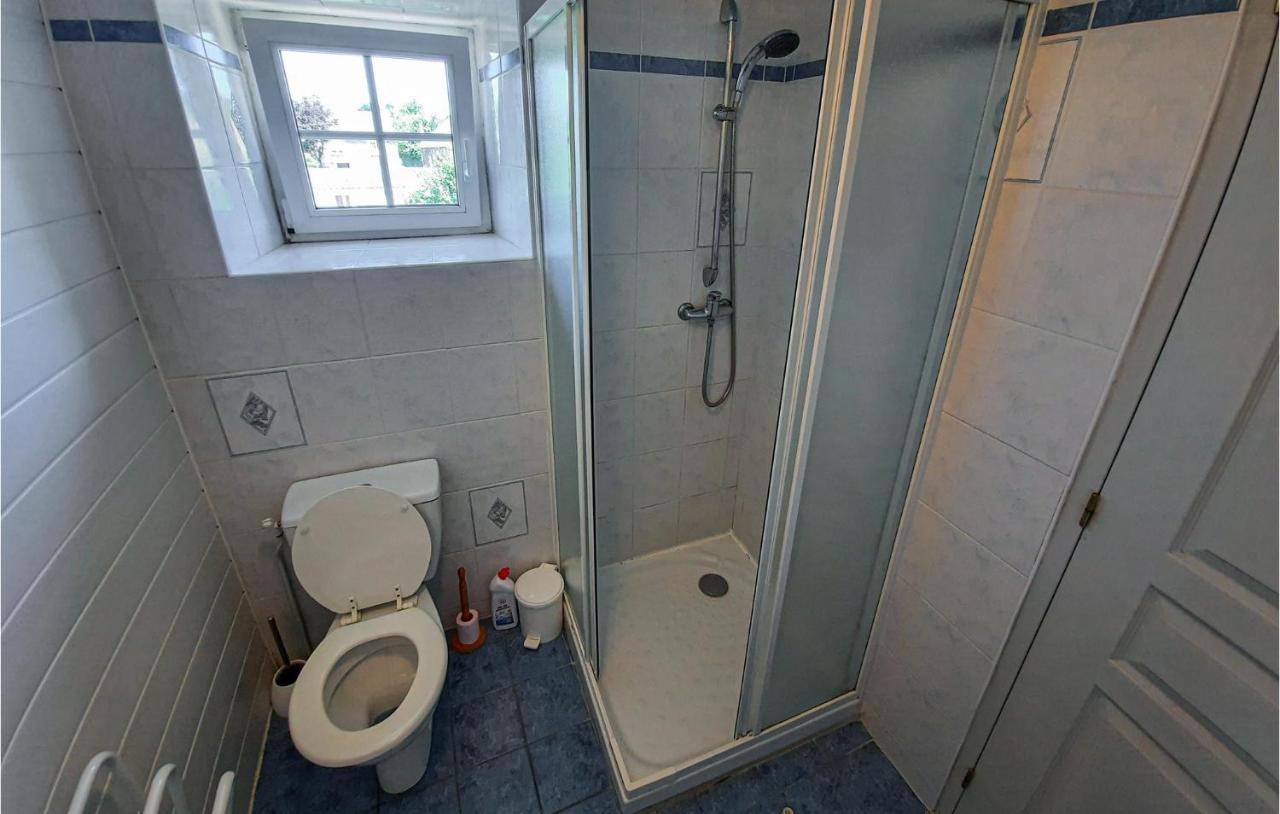 Amazing Apartment In Roz-Landrieux With Kitchen Екстериор снимка