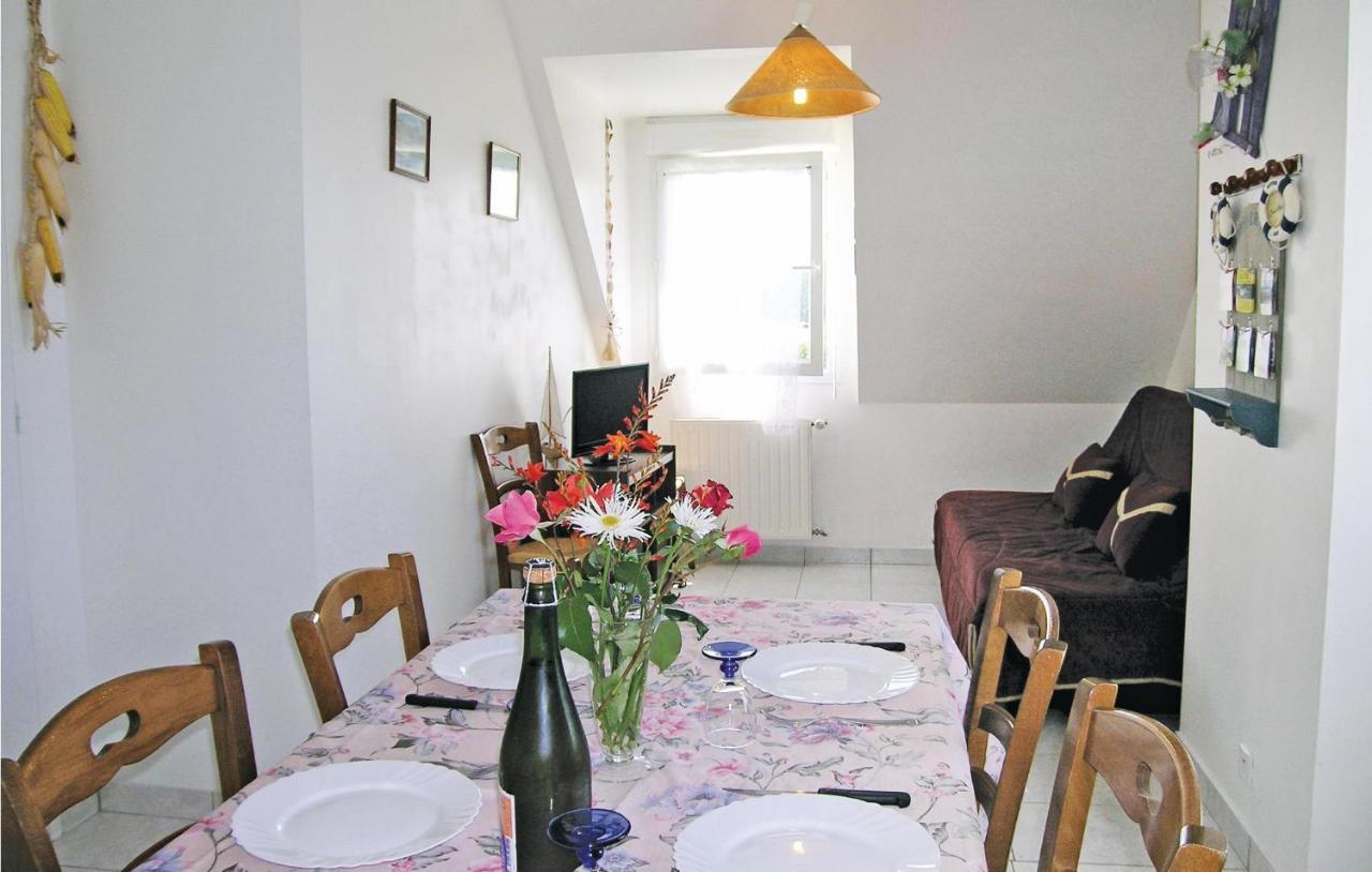 Amazing Apartment In Roz-Landrieux With Kitchen Екстериор снимка