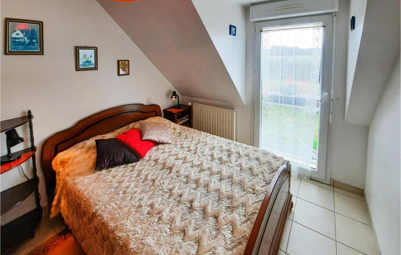 Amazing Apartment In Roz-Landrieux With Kitchen Екстериор снимка