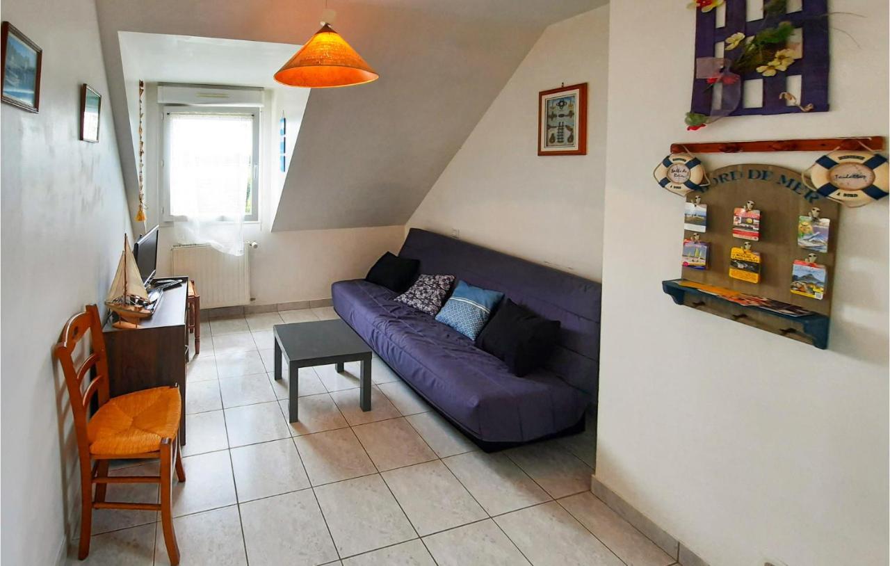 Amazing Apartment In Roz-Landrieux With Kitchen Екстериор снимка